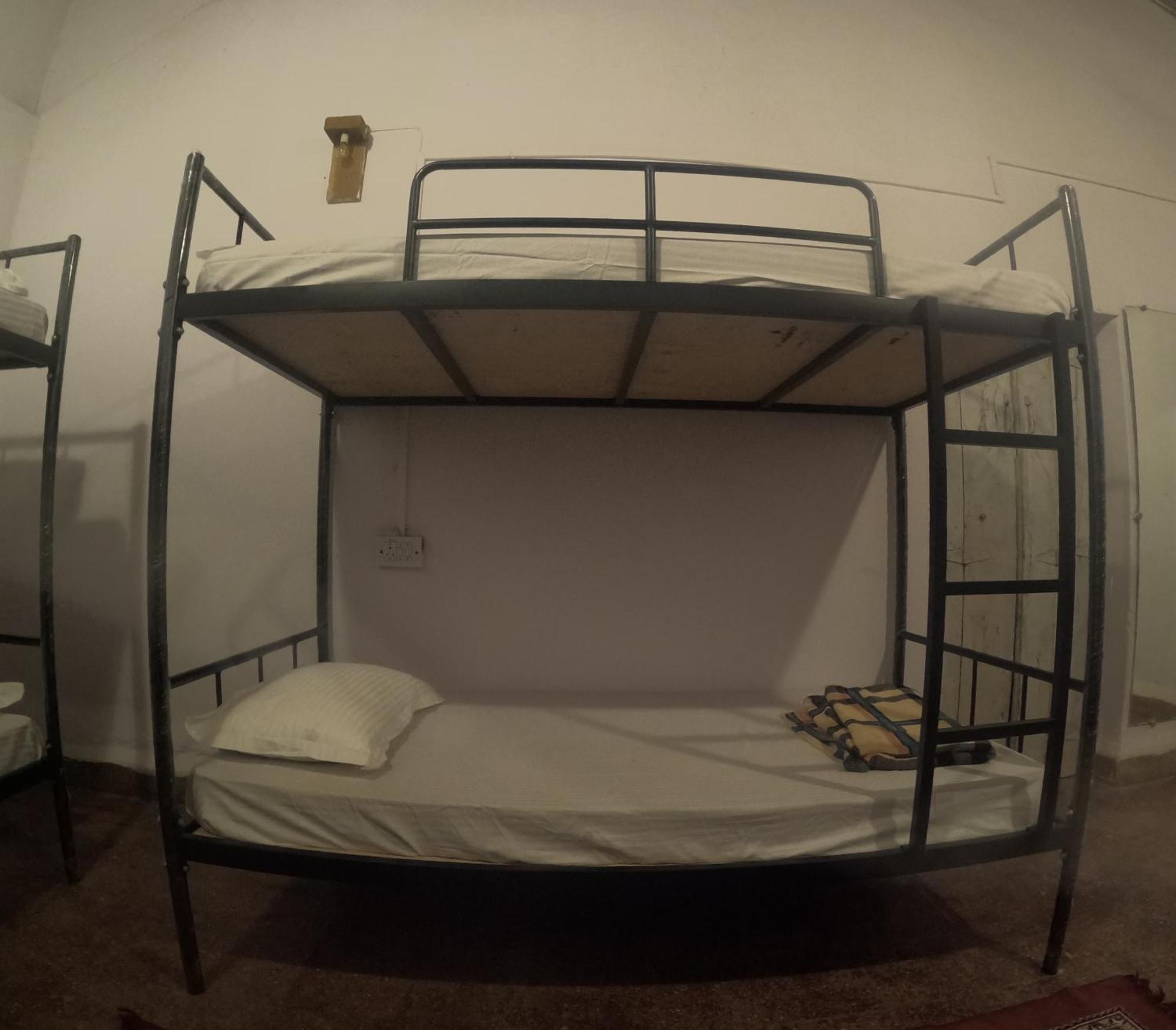 Streetmates Hostel Анжуна Экстерьер фото