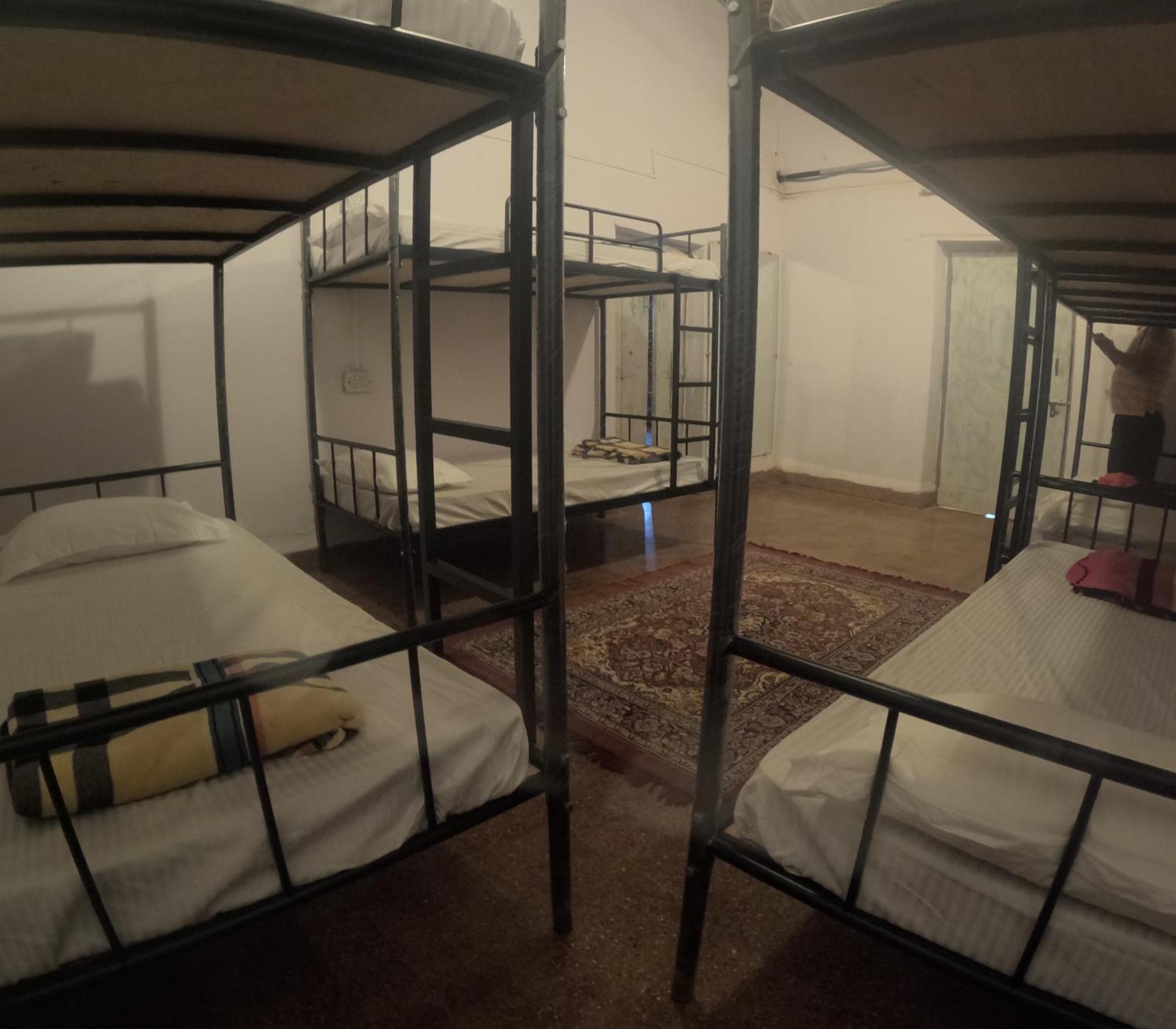 Streetmates Hostel Анжуна Экстерьер фото