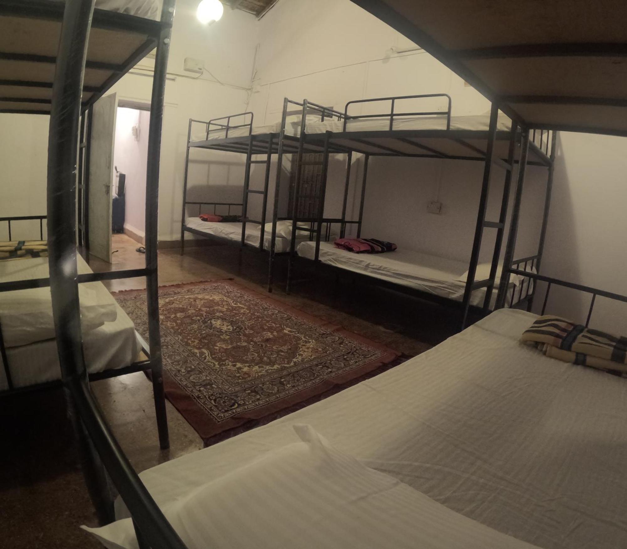 Streetmates Hostel Анжуна Экстерьер фото