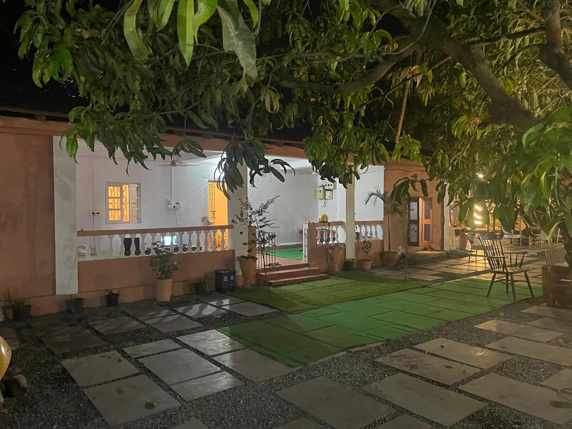 Streetmates Hostel Анжуна Экстерьер фото